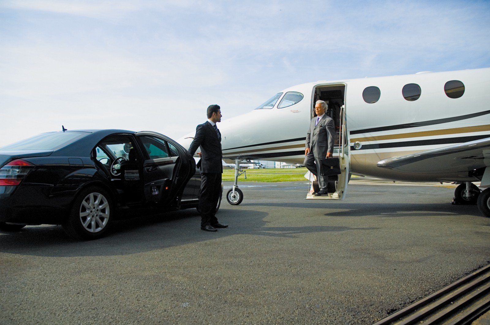 Limo & Car Service From Bridgeport To New Haven, CT