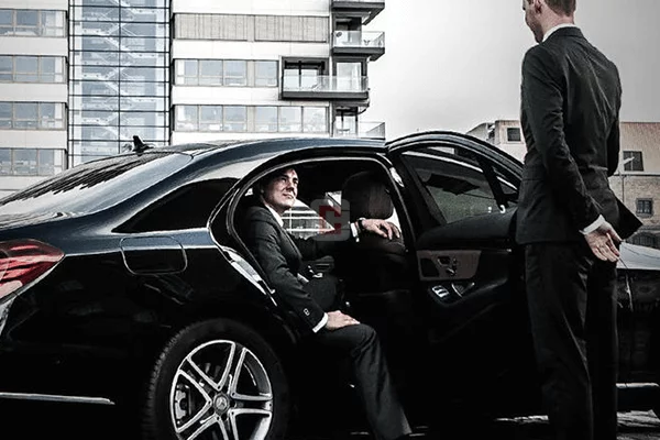Top Destinations for LGA Airport Travelers: Where Your Limo Can Take You